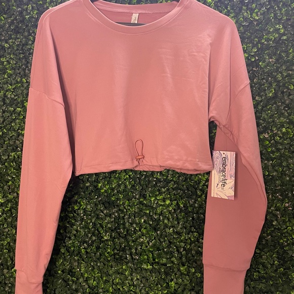 Cropped Long Sleeve Work Out Top - Picture 3 of 3